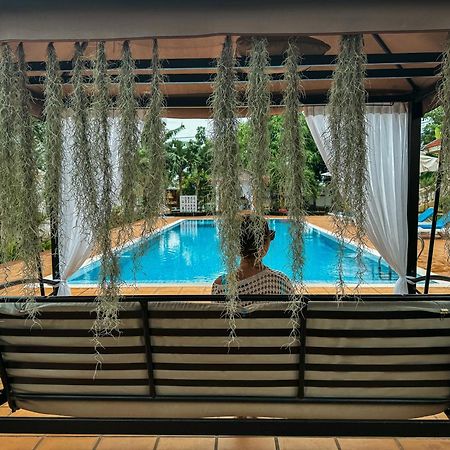 Riviera Hotel & Resort קפ מראה חיצוני תמונה